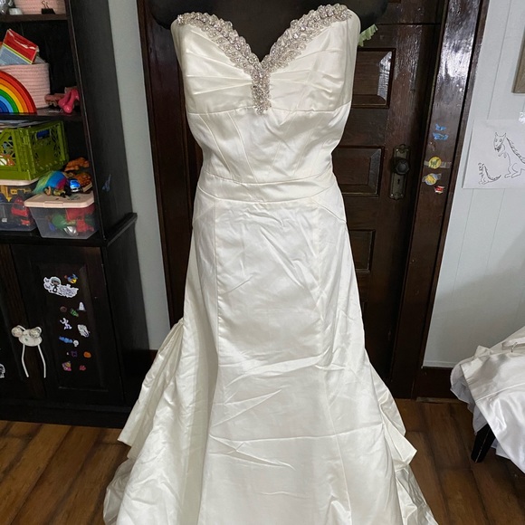 Sophia Moncelli Gown Size 20 NWT - Picture 1 of 13